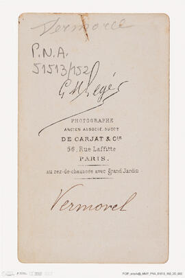 Álbum com retratos de membros das famílias reais