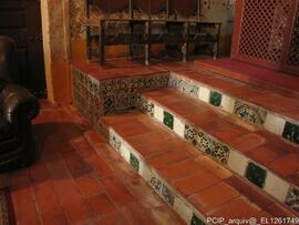 Escadas no interior do imóvel