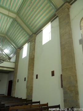 Vista parcial do teto da nave principal