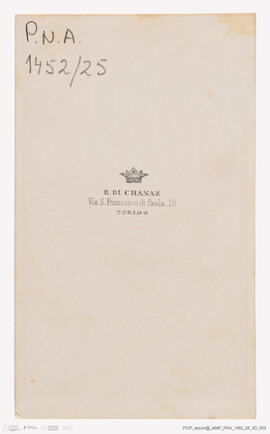 Álbum fotográfico - Álbum de fotografias com retratos de familiares da rainha D. Maria Pia