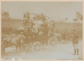 Álbum fotográfico - Passeios no Campo; saltos a cavalo; etc