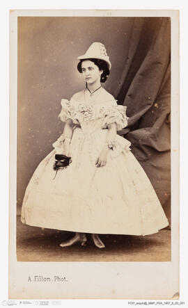 Álbum com fotografias do Baile de Máscaras de Carnaval de Fevereiro de 1865 no Paço Real da Ajuda