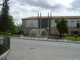 Vista parcial do Palácio da Justiça, em frente ao imóvel