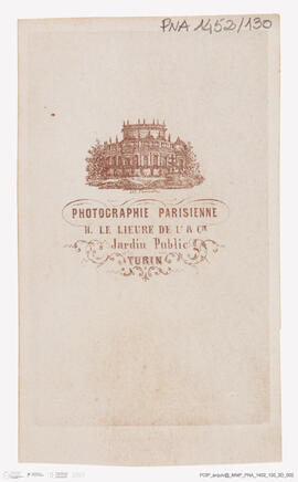 Álbum fotográfico - Álbum de fotografias com retratos de familiares da rainha D. Maria Pia