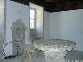 Sacristia-mesa e lavabo