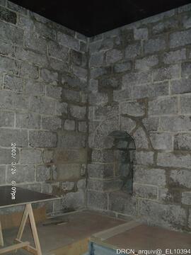 Torre Furada - presença de humidade nos paramentos