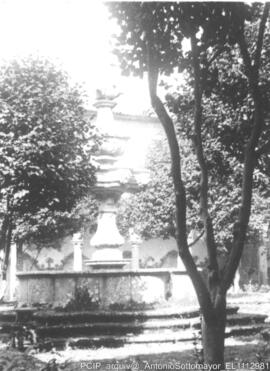 Claustro do Cemitério – Chafariz