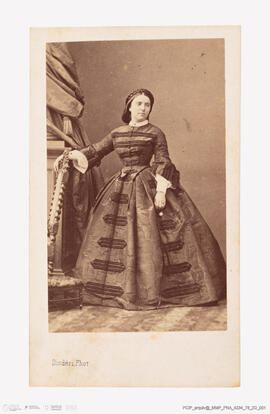 Álbum com retratos de membros das famílias reais europeias