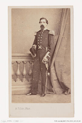 Álbum com retratos de membros das famílias reais