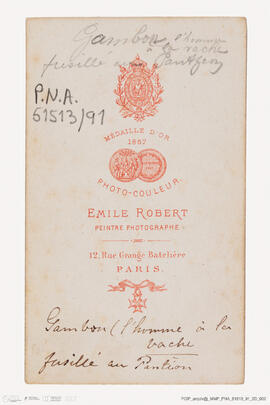 Álbum com retratos de membros das famílias reais