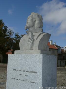 Busto do governador Bras Garcia de Mascarenhas