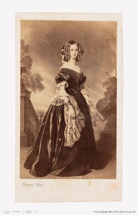 Álbum com retratos de membros das famílias reais europeias