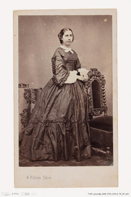 Álbum com retratos de membros das famílias reais