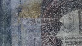 Pintura mural em suporte de argamassa – Alçado norte (janelão nordeste) – Limpeza seca