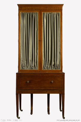 Piano de Cauda Vertical