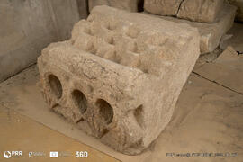 Friso de portal ou Imposta Românico