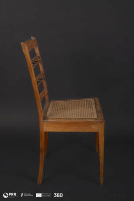 Conjunto de Doze Cadeiras