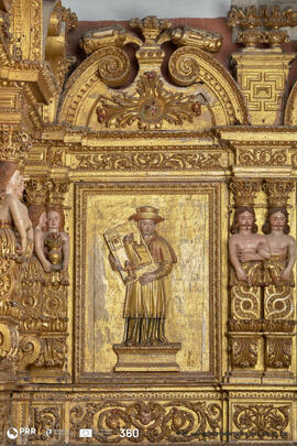 Espaldar representa Cardeal Guido