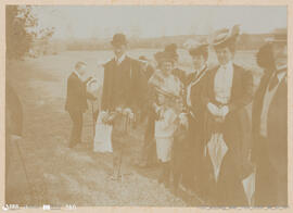 Álbum fotográfico - Passeios no Campo; saltos a cavalo; etc