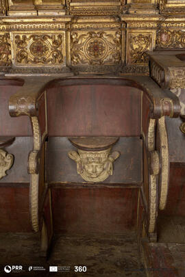 Misericórdia (6ª lado poente,figura humana, nível superior)