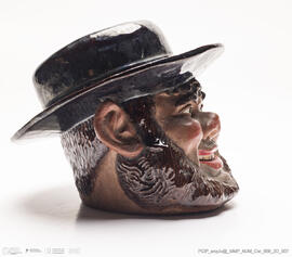 Cabeça de Zé Povinho Sorrindo