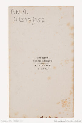 Álbum com retratos de membros das famílias reais