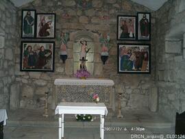 Interior da capela com painéis figurando os quatro Evangelhistas, São Paulo e São Pedro e cenas d...