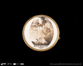 Alfinete com Milagre de Nossa Senhora da Nazaré