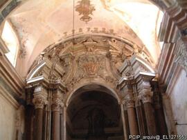 Vista parcial do altar mor