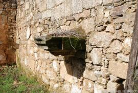 Fotografia da igreja em ruinas