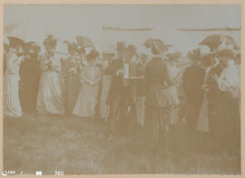 Álbum fotográfico - Passeios no Campo; saltos a cavalo; etc