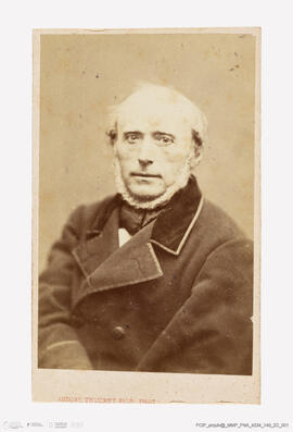 Álbum com retratos de membros das famílias reais europeias