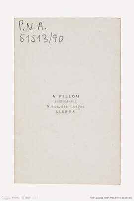 Álbum com retratos de membros das famílias reais