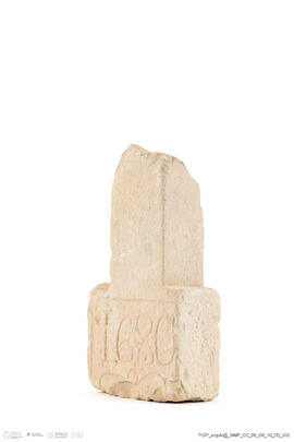 Fragmento com inscrição 16XI