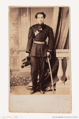 Álbum com retratos de membros das famílias reais