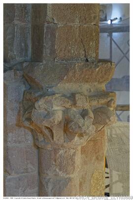 Paramentos interior – Capitel