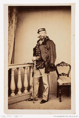 Álbum fotográfico - Álbum de fotografias com retratos de familiares da rainha D. Maria Pia