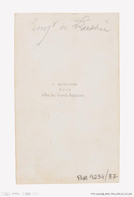 Álbum com retratos de membros das famílias reais europeias