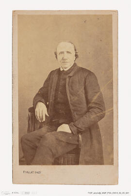 Álbum com retratos de membros das famílias reais